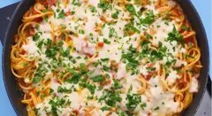 Paste la tigaie cu bacon și cașcaval