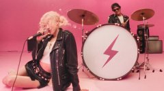 ROSÉ & Bruno Mars - APT. (Official Music Video)